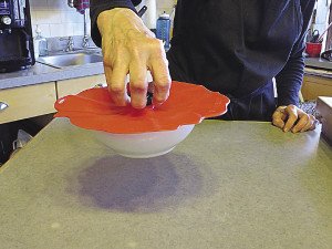 This silicone lid creates an air-tight seal on any round dish. | MAREN WEBB